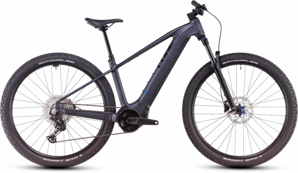 Cube Reaction Hybrid Pro 800 Bike White Background